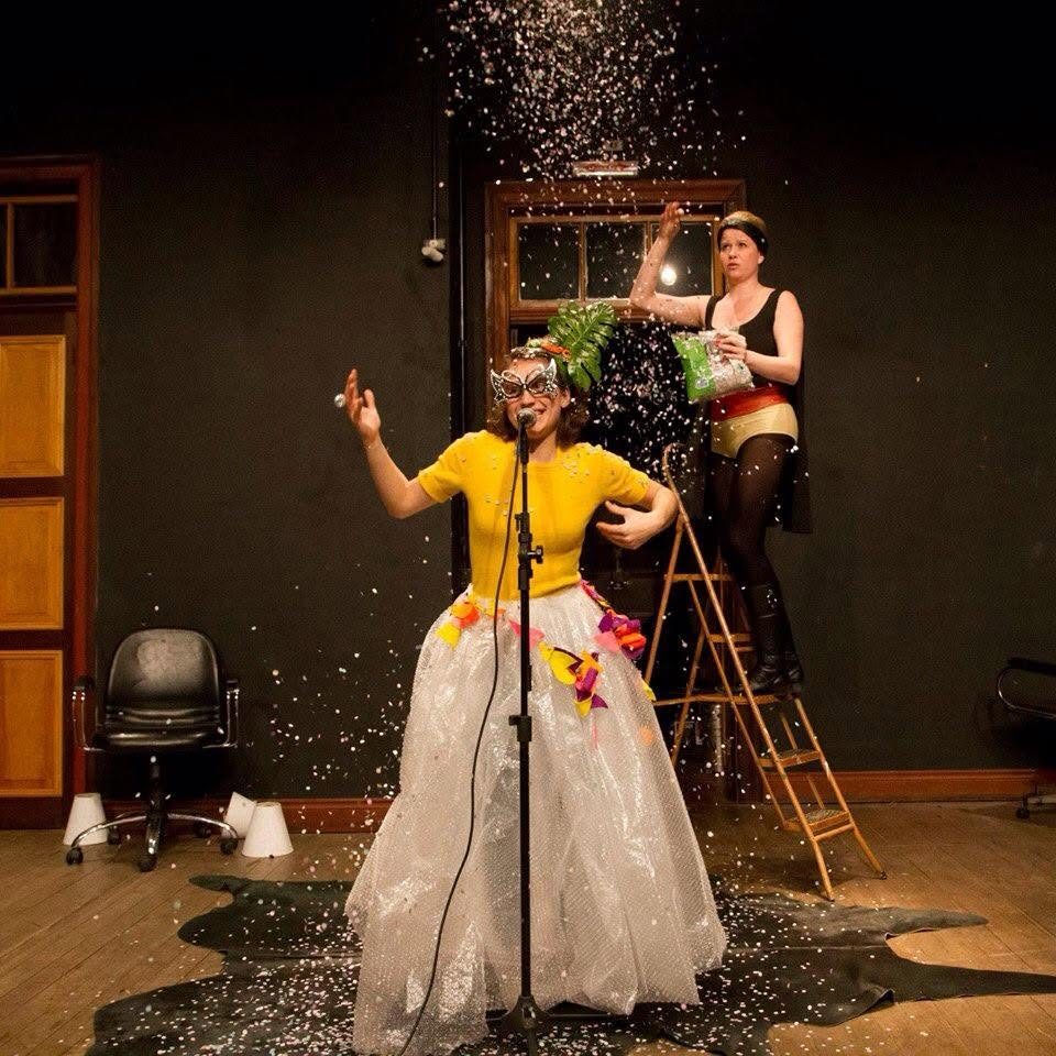 Exposição, 2012, com Mariana Ribeiro e Talita Dallmann. Foto: Dimis Sores.